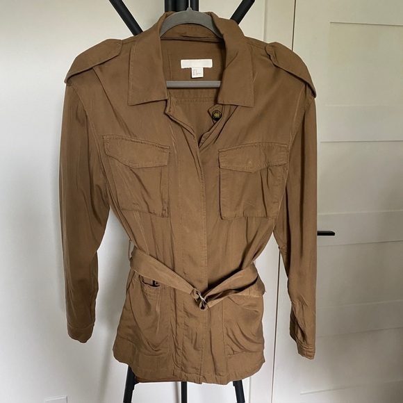 Belted Button Down 🤎 - Picture 3 of 10